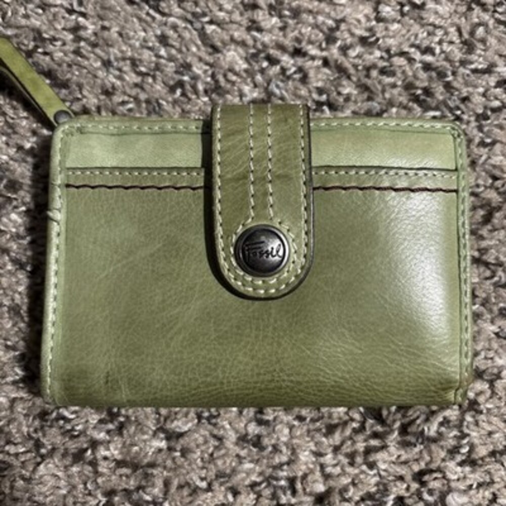 Light Green Women’s Genuine Leather Fossil Wallet with ID Window